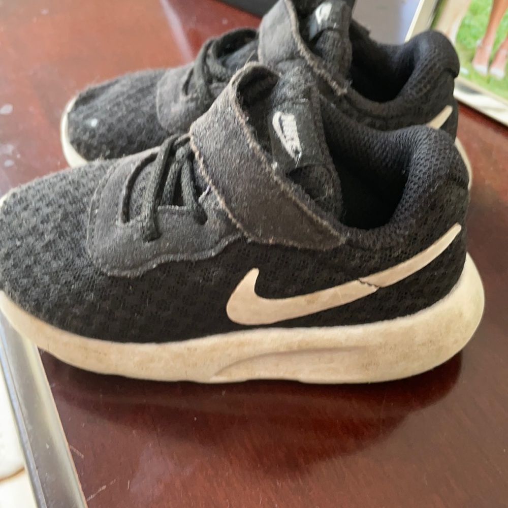 Nike Tanjun Sneakers